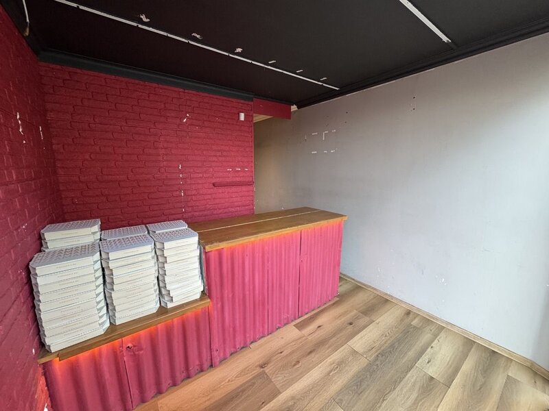 Universitatea Hyperion, Calea Calarasilor, ideal delivery - take away.