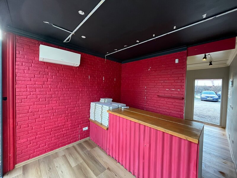 Universitatea Hyperion, Calea Calarasilor, ideal delivery - take away.